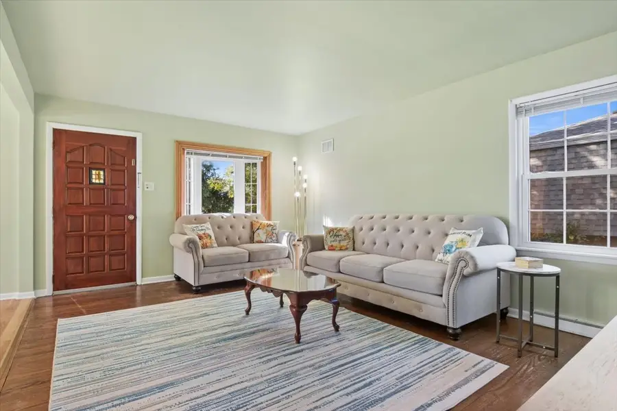 16 W Oak Street, Lake In The Hills, IL 60156 - #3