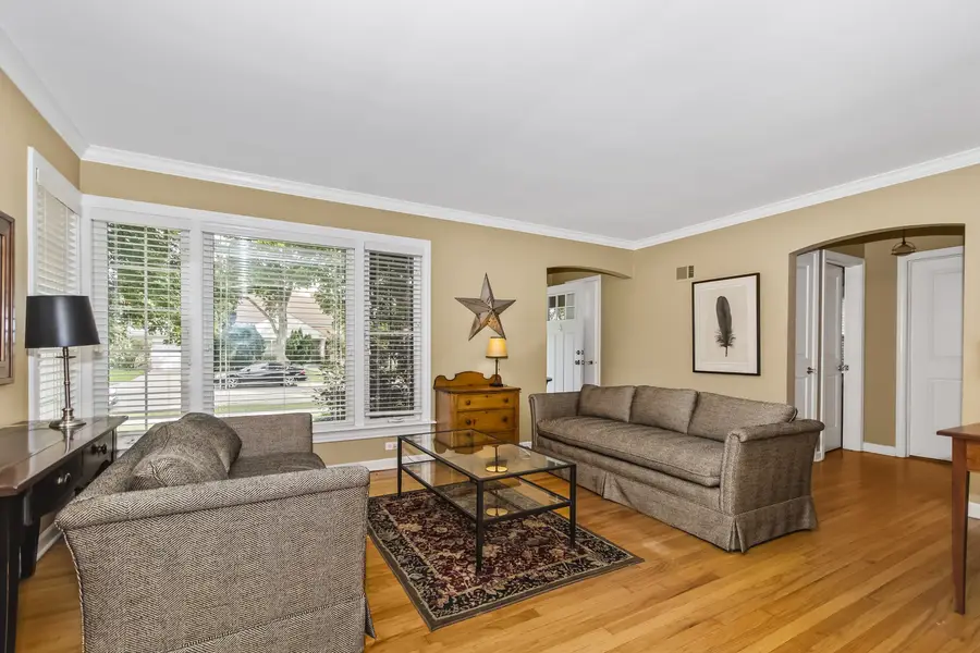 8130 Kilbourn Avenue, Skokie, IL 60076 - #2