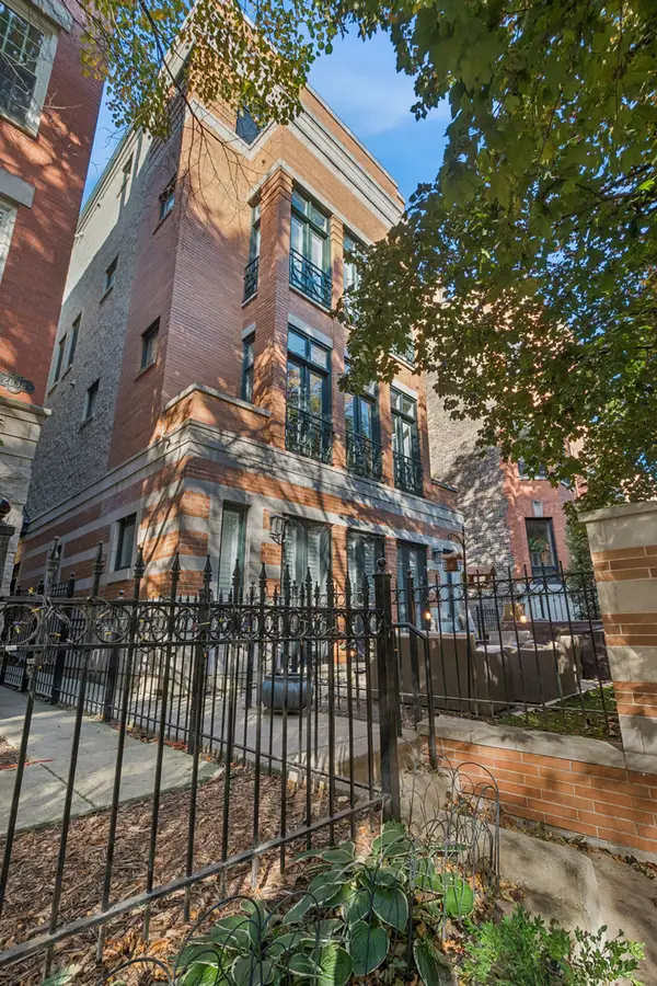 2842 N Burling Street #4, Chicago, IL 60657