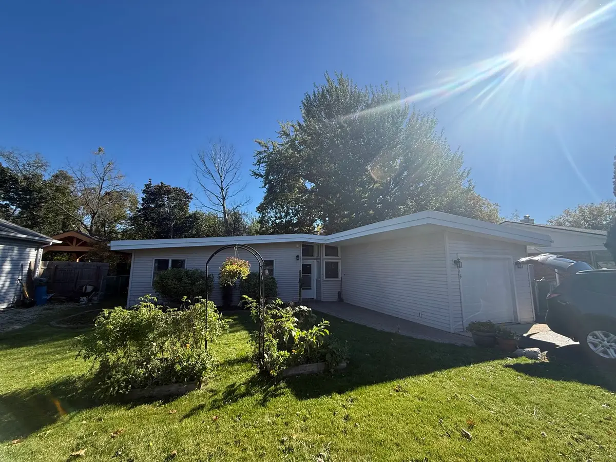 318 Brown Street, Wauconda, IL 60084 - #1