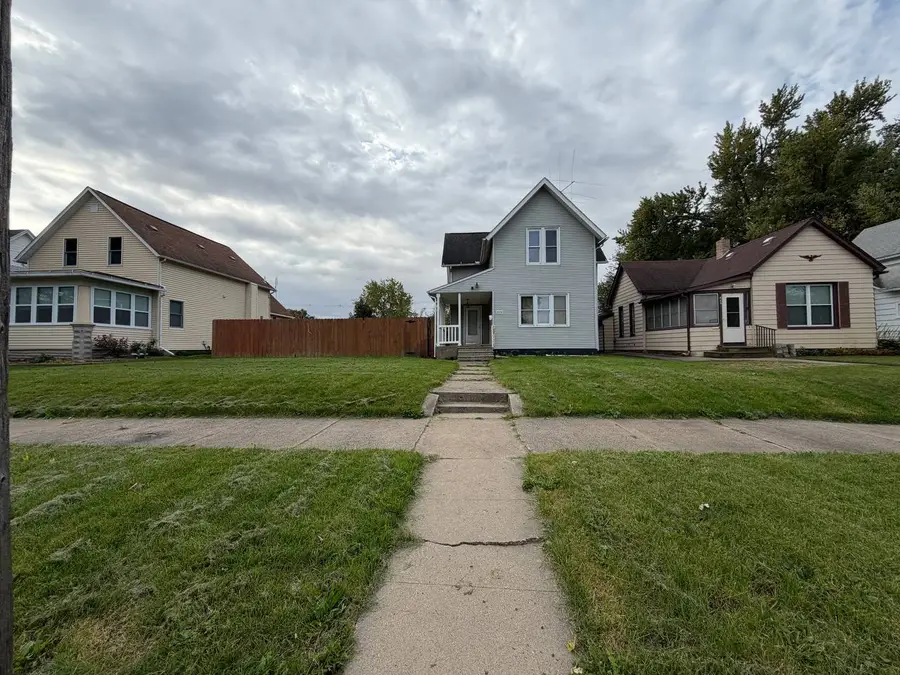 819 11th Avenue, Clinton, IA 52732 - #2