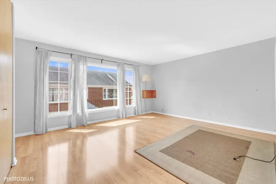 1450 Plymouth Place #2W, Glenview, IL 60025 - #2