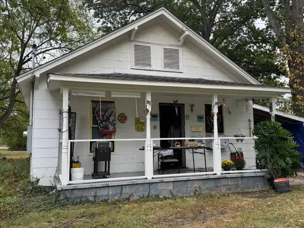 482 N Howard Street, Duquoin, IL 62832