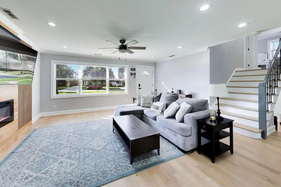 44 Cranbrook Drive, Des Plaines, IL 60016 - #3
