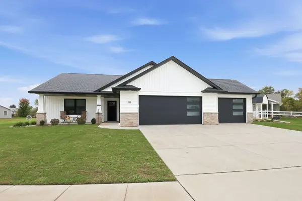 624 Rock Point Road, Colona, IL 61241