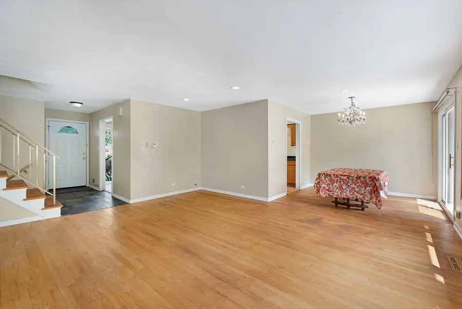 146 Millbrook Lane, Wilmette, IL 60091 - #2