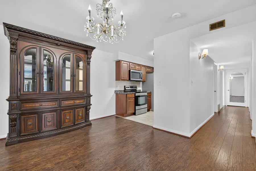 450 W Downer Place #3D, Aurora, IL 60506 - #2