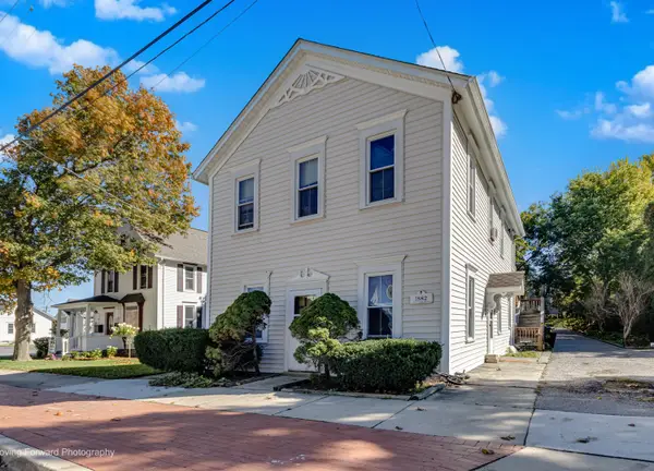 327 Jefferson Street, Algonquin, IL 60102