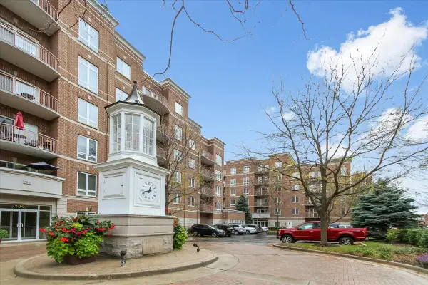 819 Graceland Avenue #406, Des Plaines, IL 60016