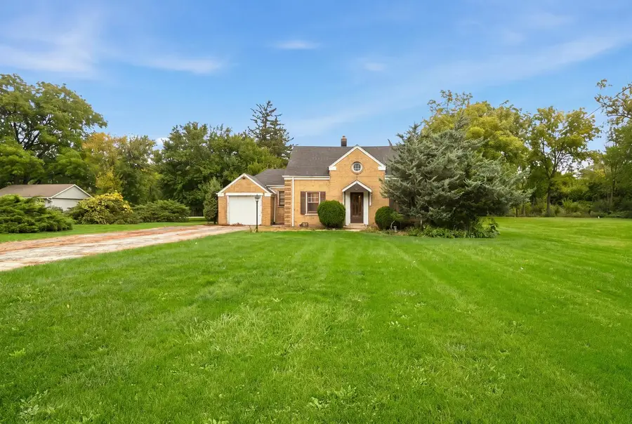300 E Camp Mcdonald Road, Prospect Heights, IL 60070 - #2