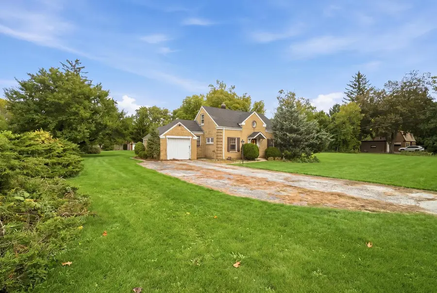 300 E Camp Mcdonald Road, Prospect Heights, IL 60070 - #3