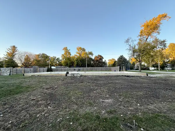 215 E James Street, Forrest, IL 61741