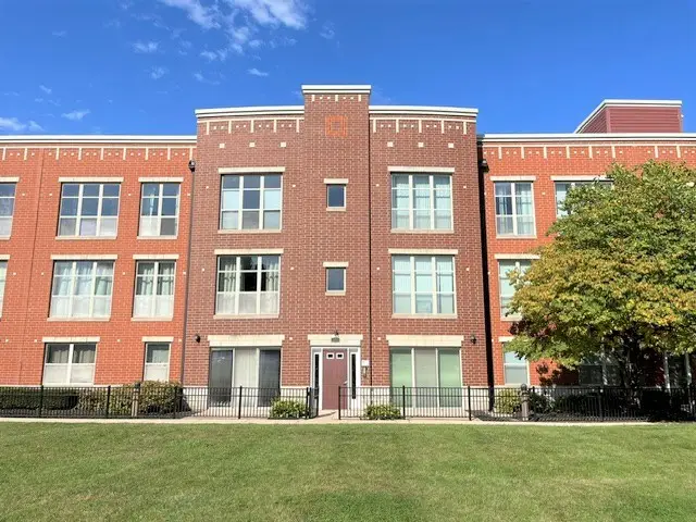 328 E 25th Place #3W, Chicago, IL 60616 - #1