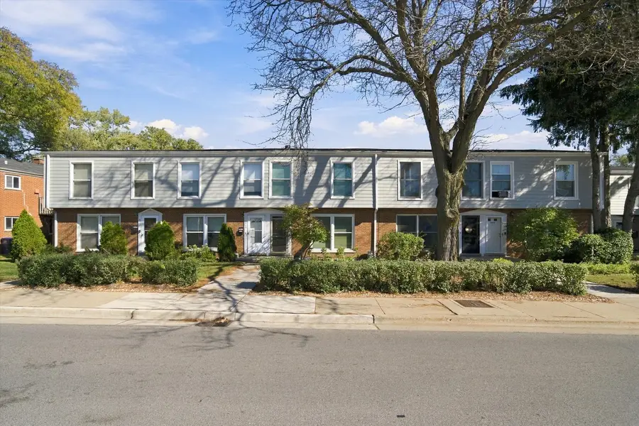 911 Waukegan Road #B, Deerfield, IL 60015 - #2