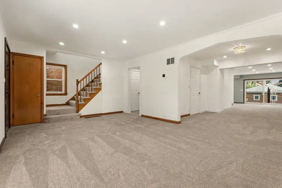 6155 N Meade Avenue, Chicago, IL 60646 - #3