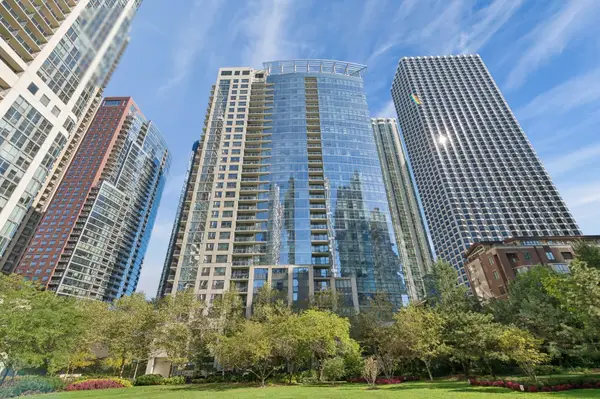 201 N Westshore Drive #2804, Chicago, IL 60601
