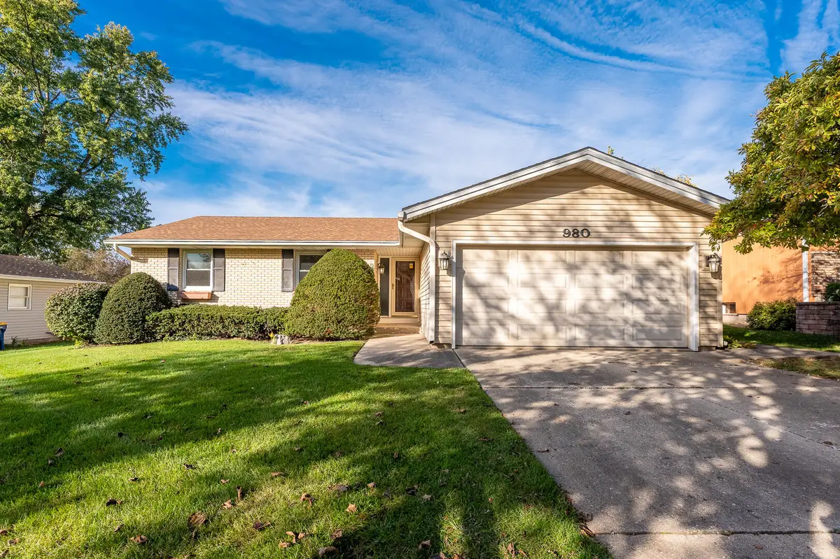980 Iroquois Drive, Elgin, IL 60120 - #1