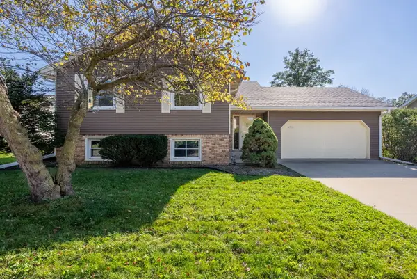 1311 Elm Court, De Witt, IA 52742