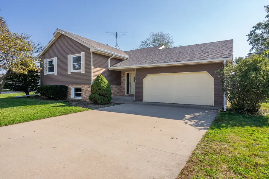 1311 Elm Court, De Witt, IA 52742 - #2