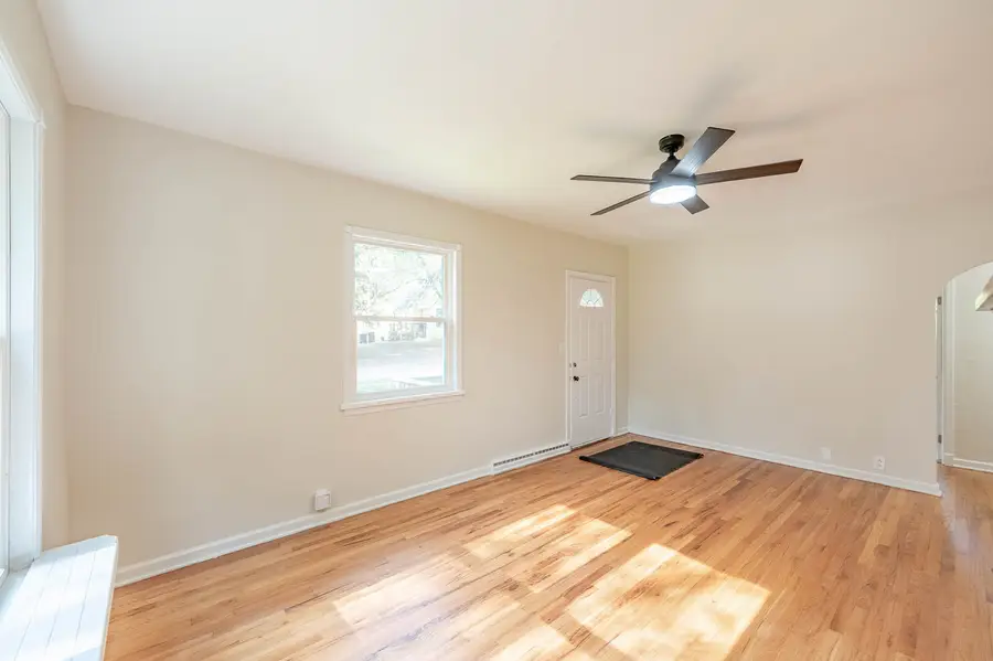 513 Whitney Avenue, Winthrop Harbor, IL 60096 - #3