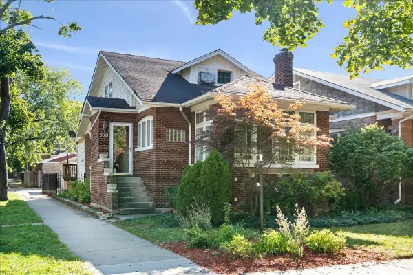 5001 W Wilson Avenue, Chicago, IL 60630