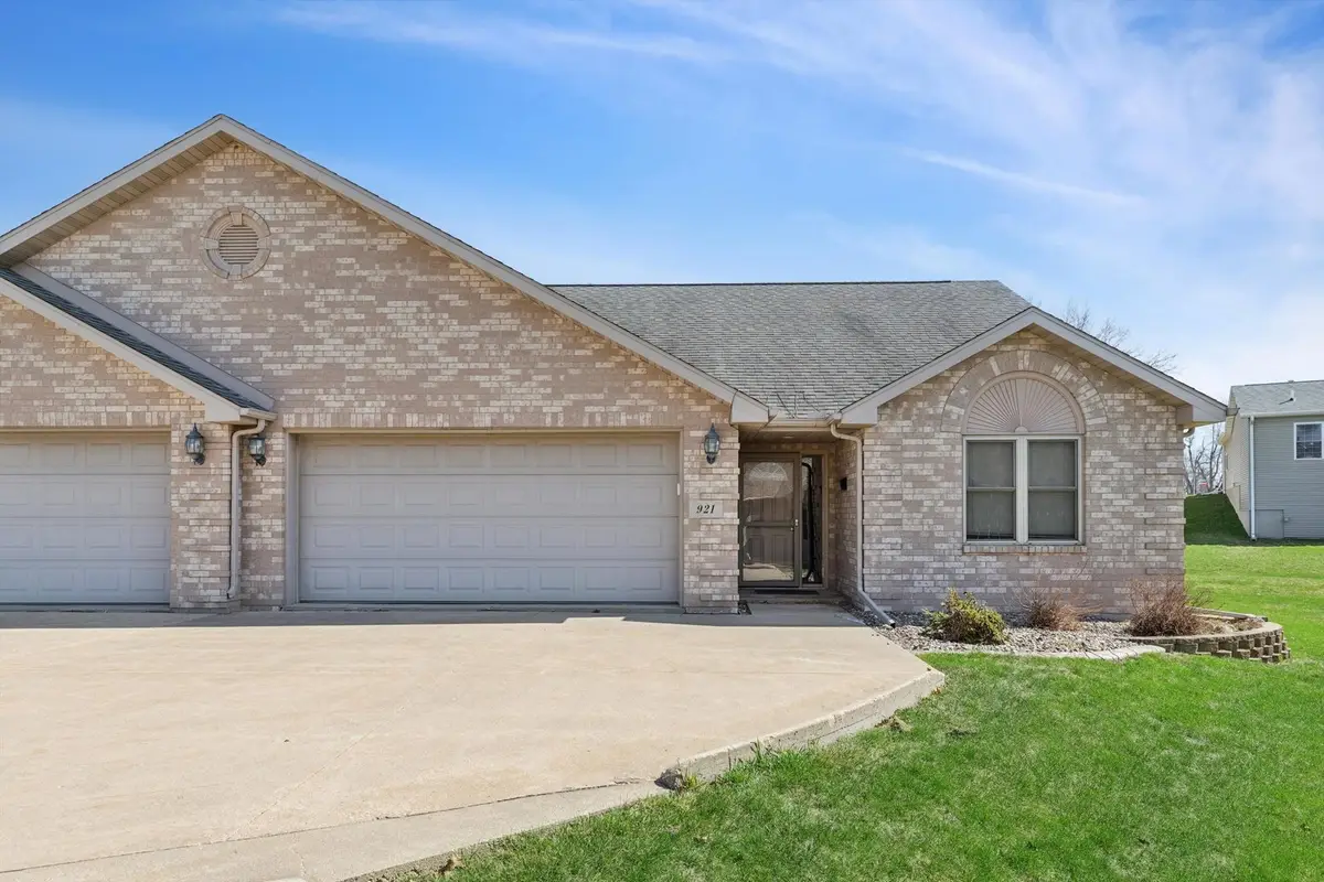 921 10th Street, De Witt, IA 52742 - #1