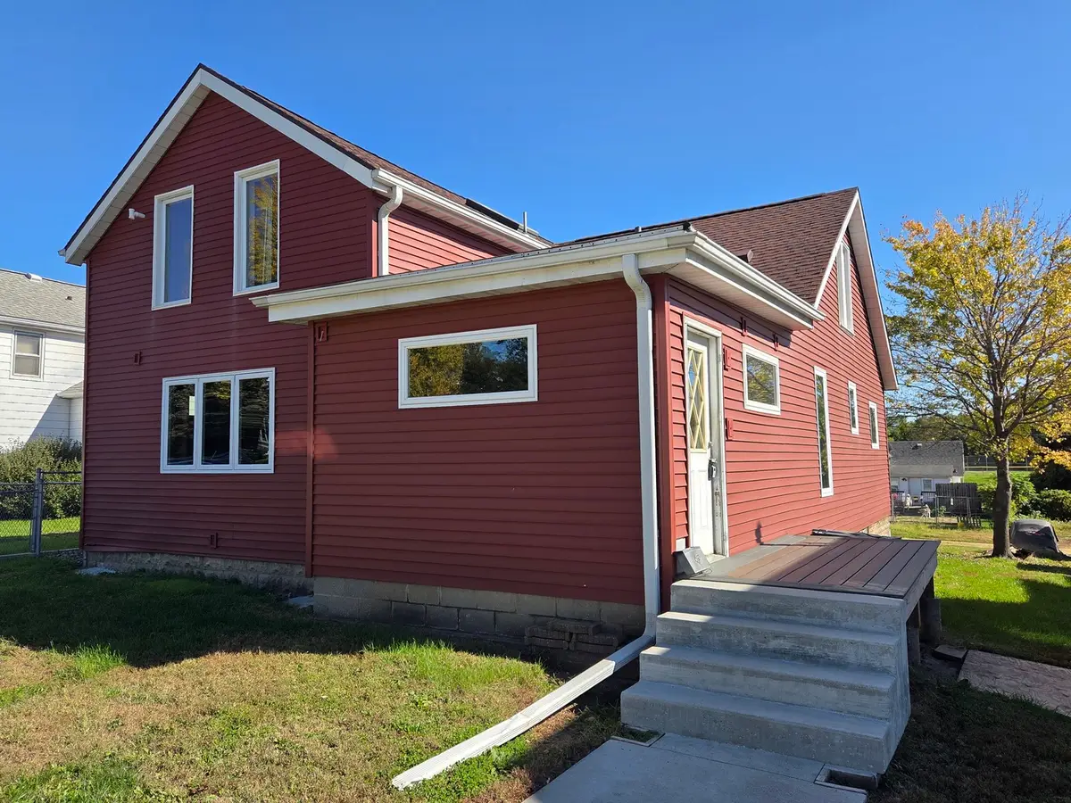2707 Roosevelt Street, Clinton, IA 52732 - #1