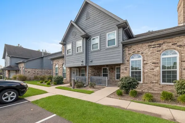 43 Foxcroft Road #119, Naperville, IL 60565