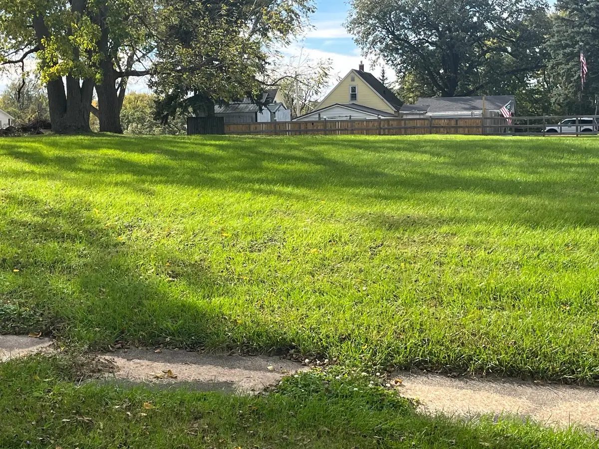 1302 W 2nd Street, Kewanee, IL 61443 - #1
