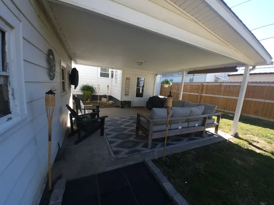 452 E Cedar Avenue, Du Quoin, IL 62832 - #3