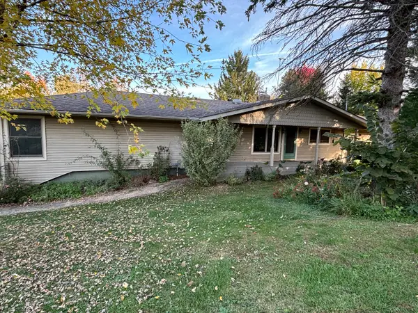 250 S 14th Street, Clinton, IA 52732
