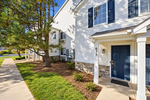 625 Silverstone Drive #625, Carpentersville, IL 60110