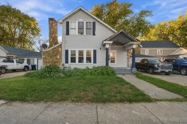9 S Van Buren Street, Batavia, IL 60510