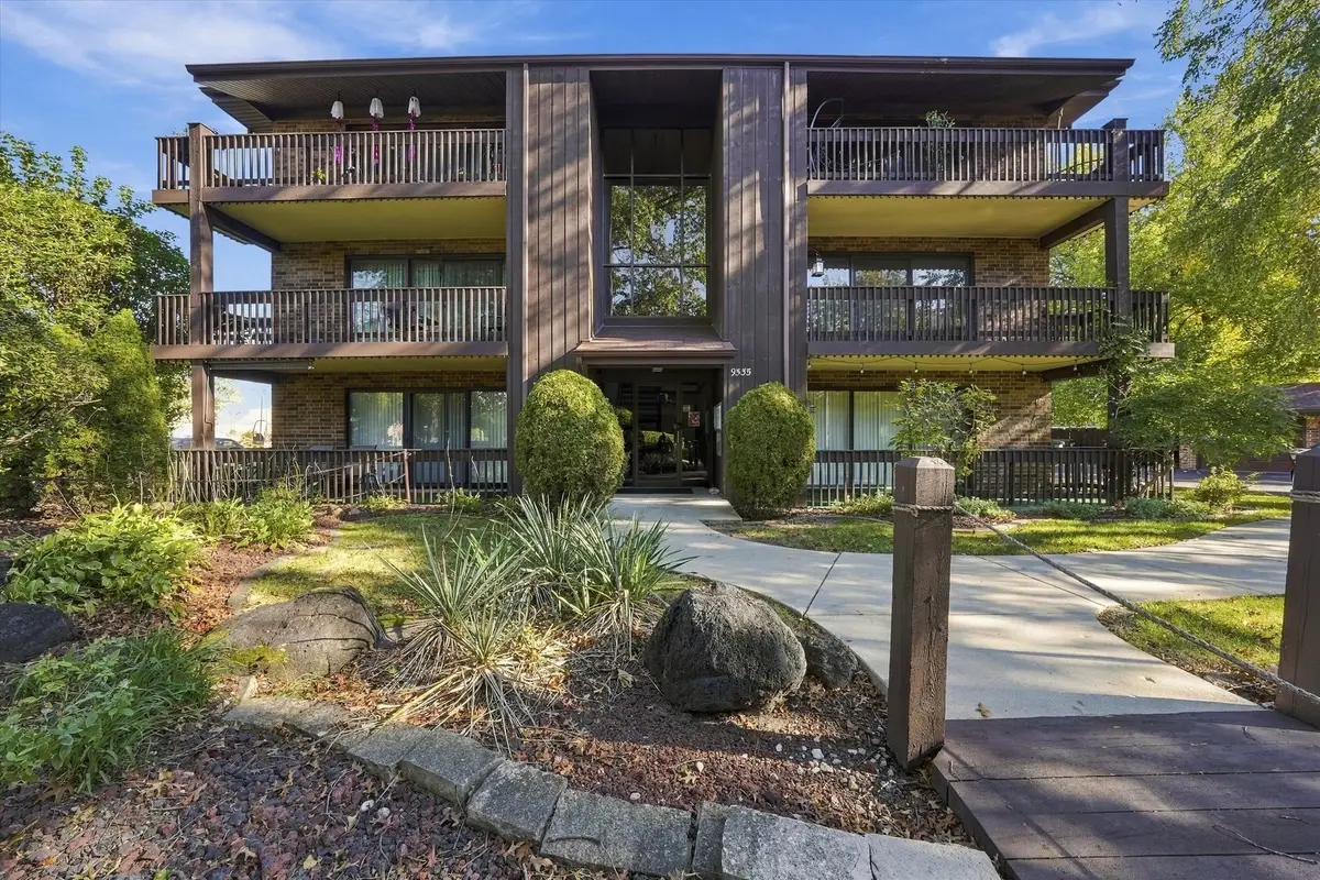 9535 Southwest Highway #2, Oak Lawn, IL 60453 - #1