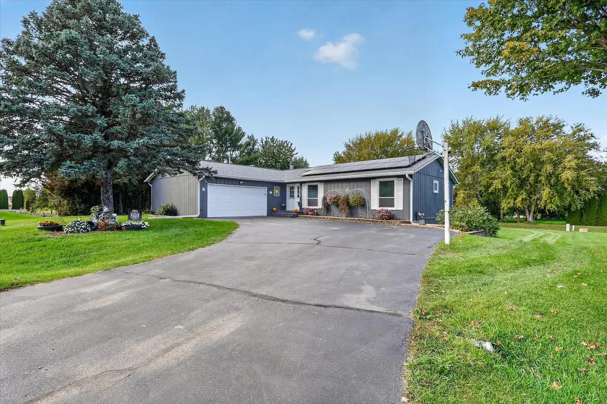 8085 Clearview Drive, Rockford, IL 61102 - #1
