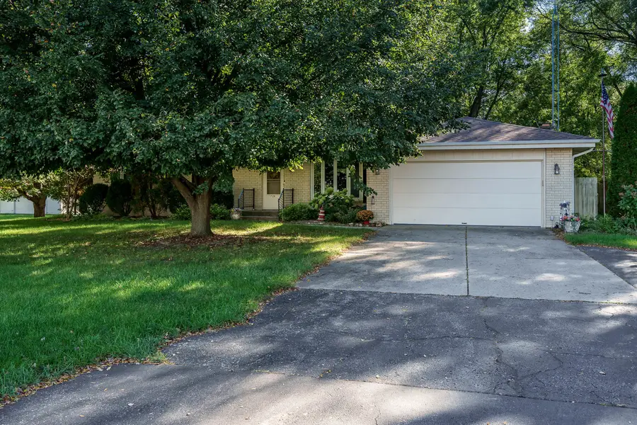 739 Roosevelt Road, Machesney Park, IL 61115 - #2