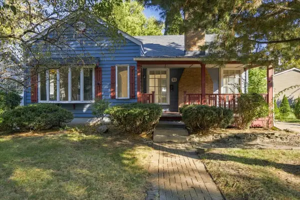 31 Logan Avenue, Geneva, IL 60134