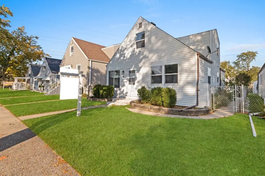 35 46th Avenue, Bellwood, IL 60104 - #2
