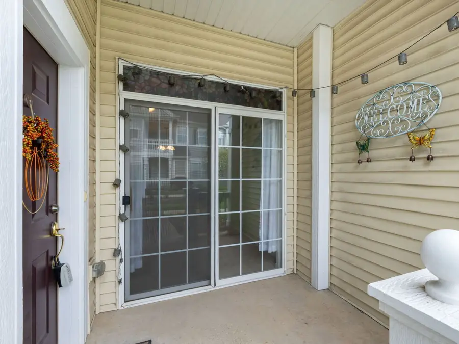 2225 Aurora Drive #4, Pingree Grove, IL 60140 - #3
