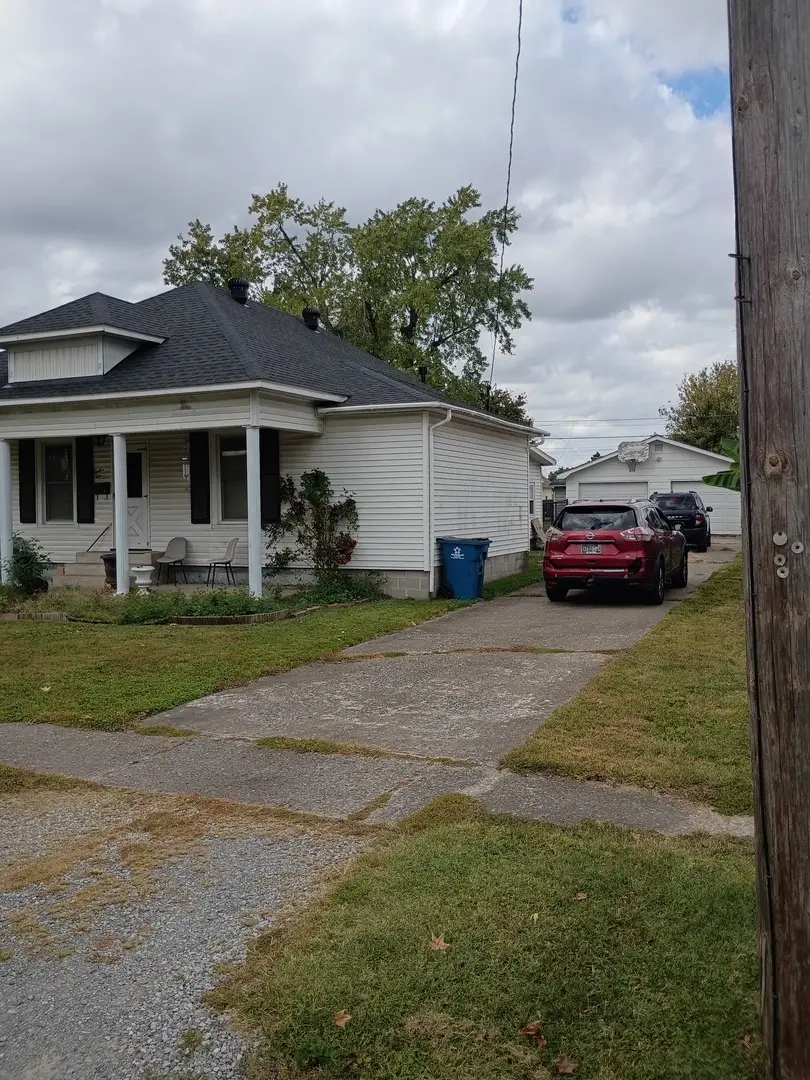 1210 N Logan Street, Marion, IL 62959 - #2
