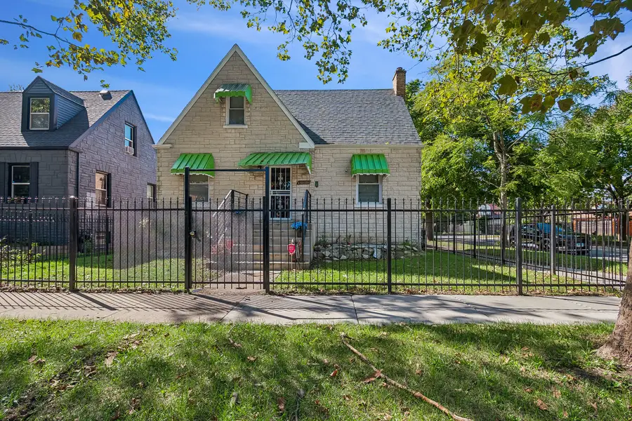 10100 S Bensley Avenue, Chicago, IL 60617 - #3