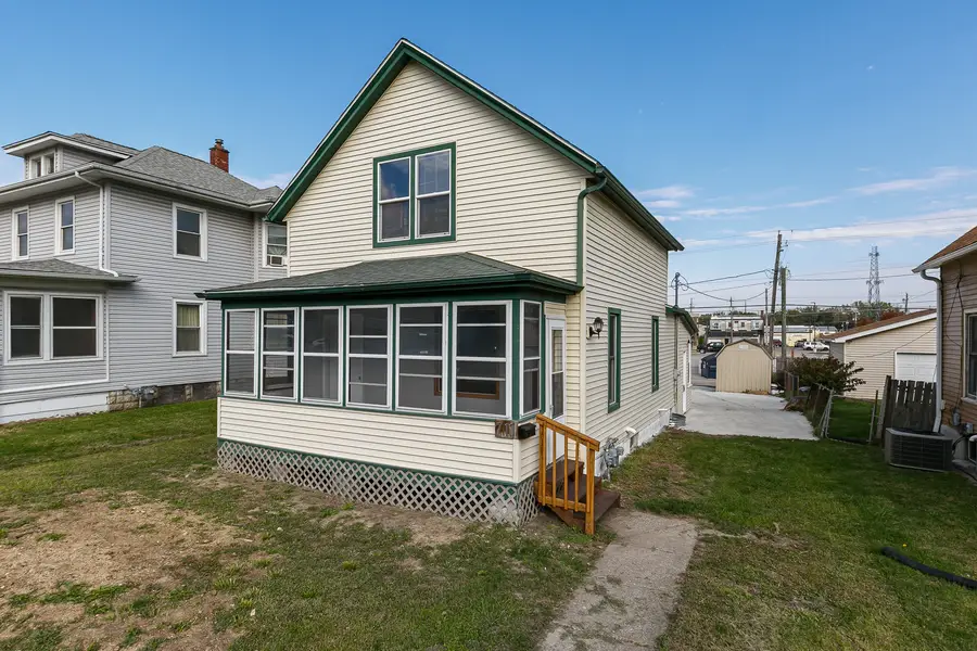 717 17th Avenue, East Moline, IL 61244 - #3