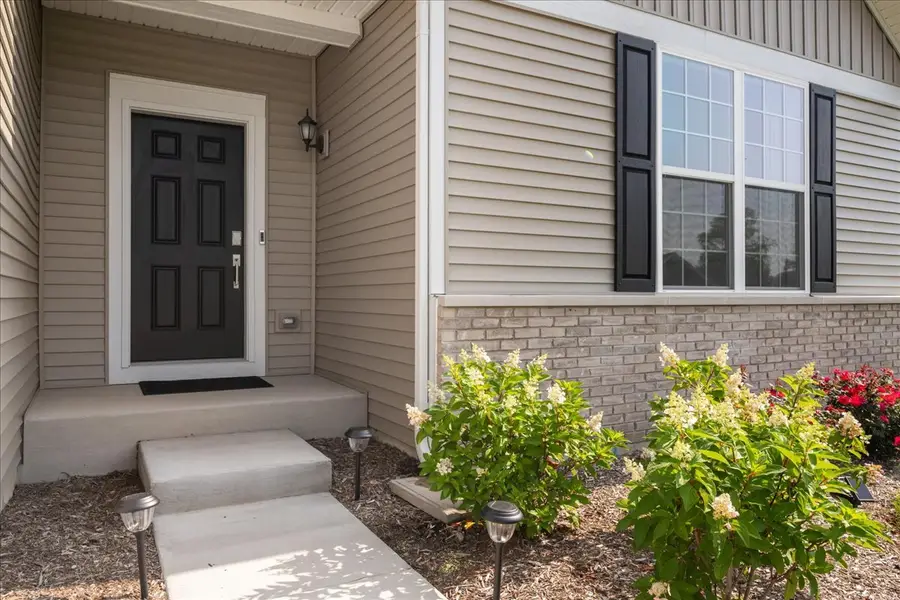 422 Cottrell Lane, Aurora, IL 60506 - #2