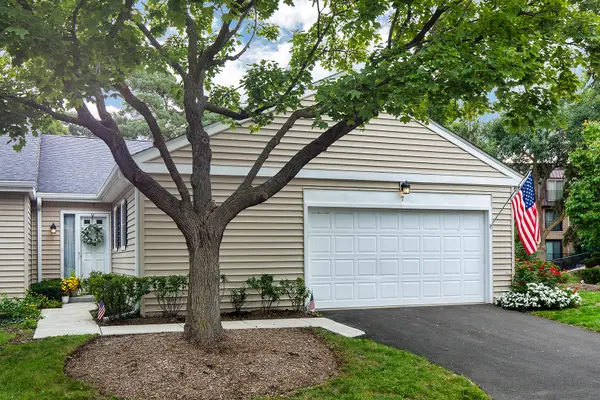 7 The Court Of Greenway, Northbrook, IL 60062