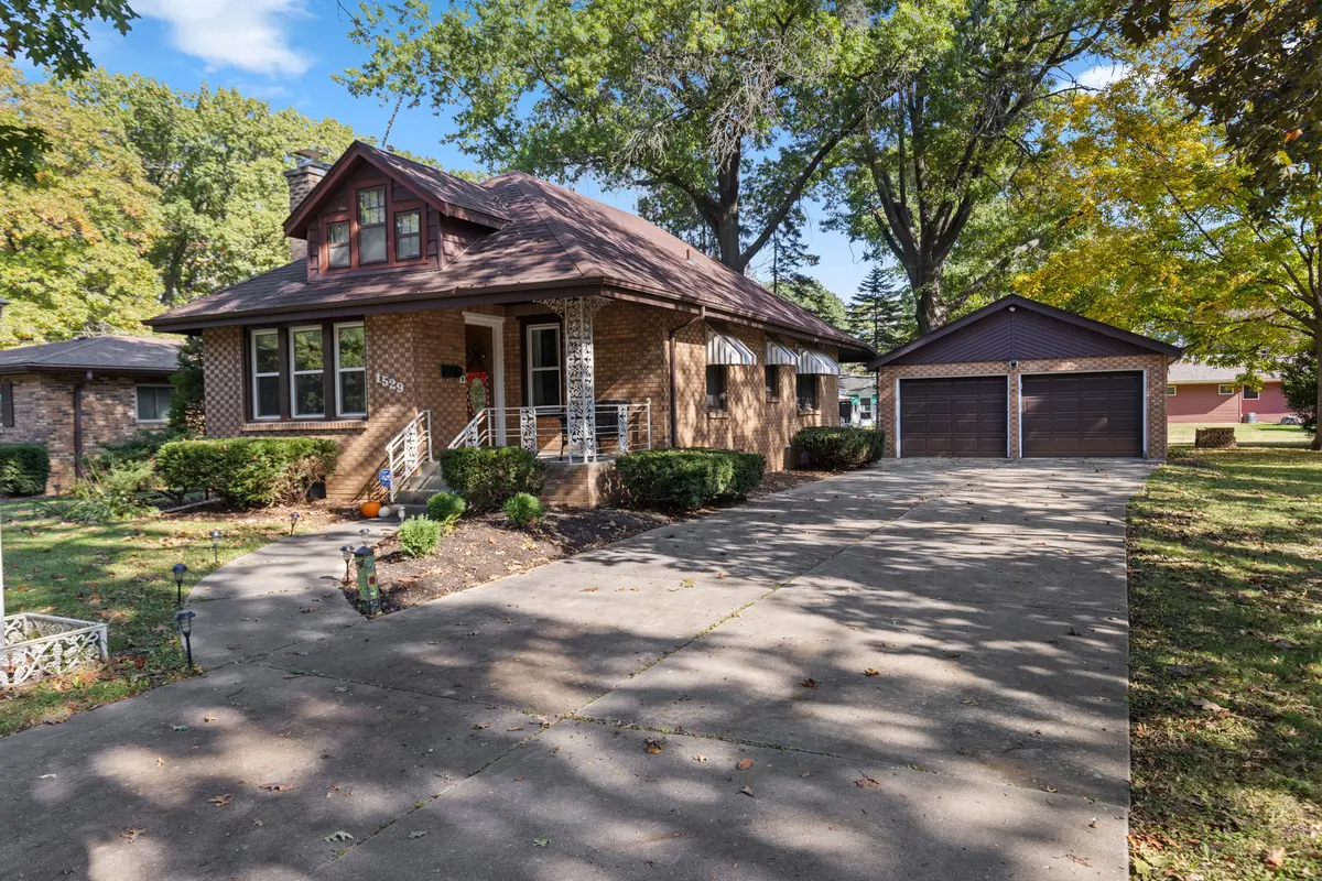 1529 Chelsea Avenue, Rockford, IL 61107 - #1