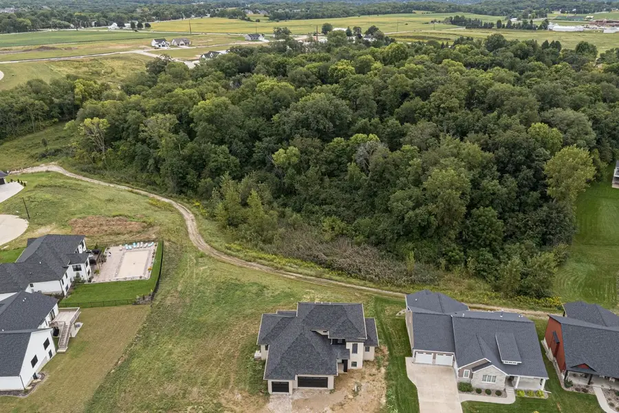 7125 Spring Creek Drive, Bettendorf, IA 52722 - #3