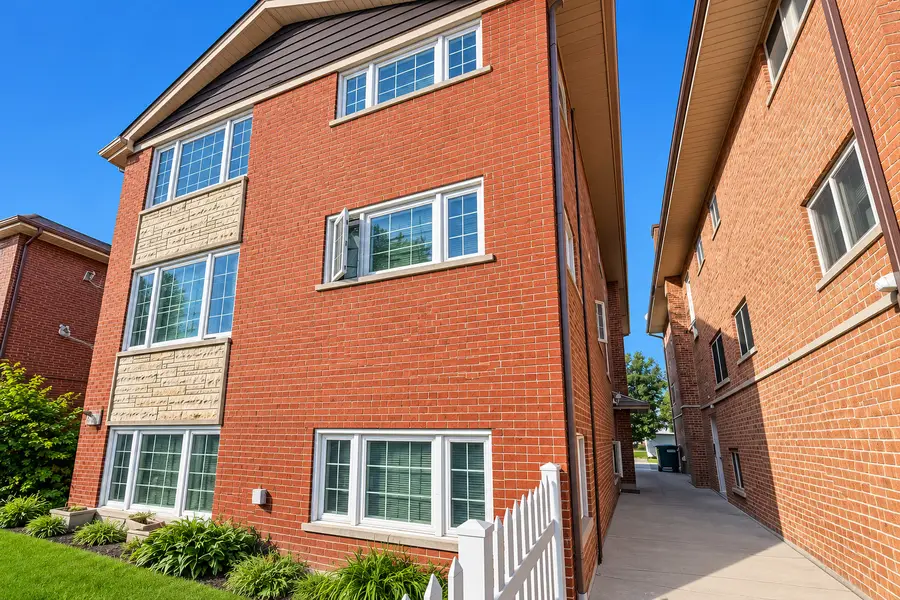 9470 W Lawrence Court, Schiller Park, IL 60176 - #2