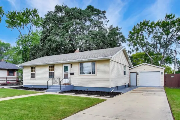 1721 W Illinois Avenue, Aurora, IL 60506