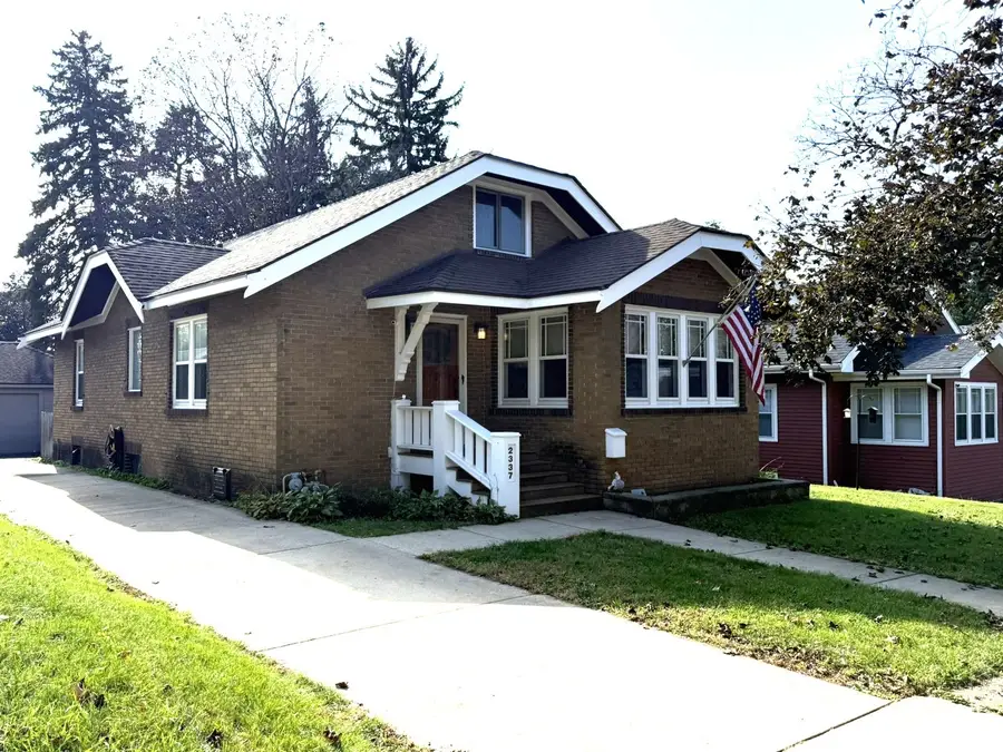 2337 17th Avenue, Rockford, IL 61104 - #2