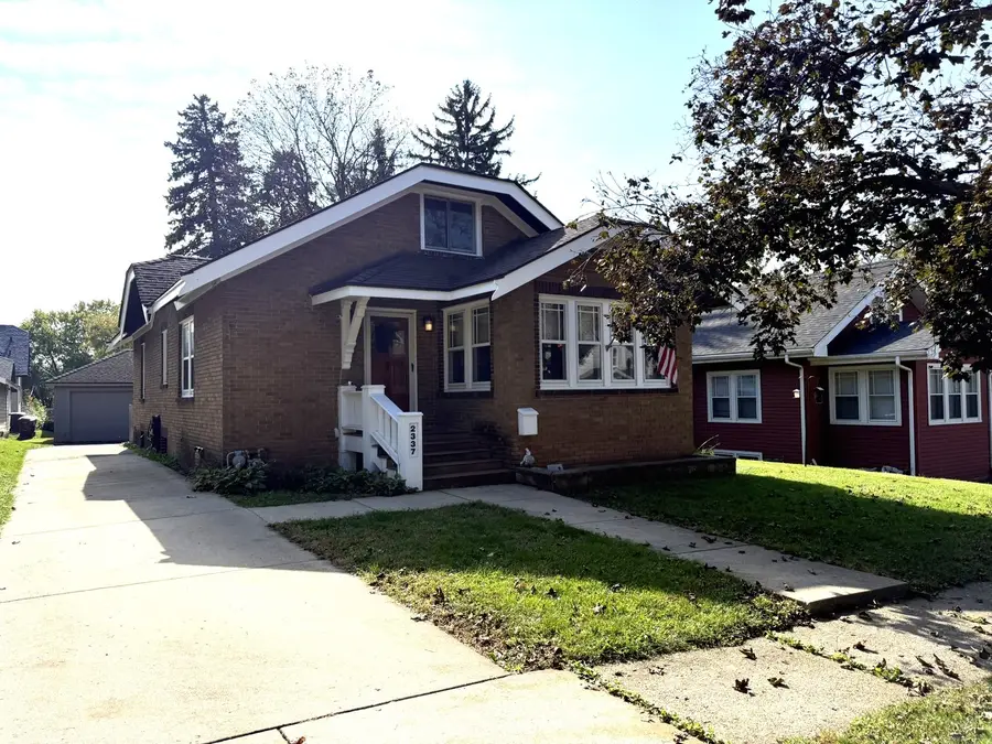 2337 17th Avenue, Rockford, IL 61104 - #3